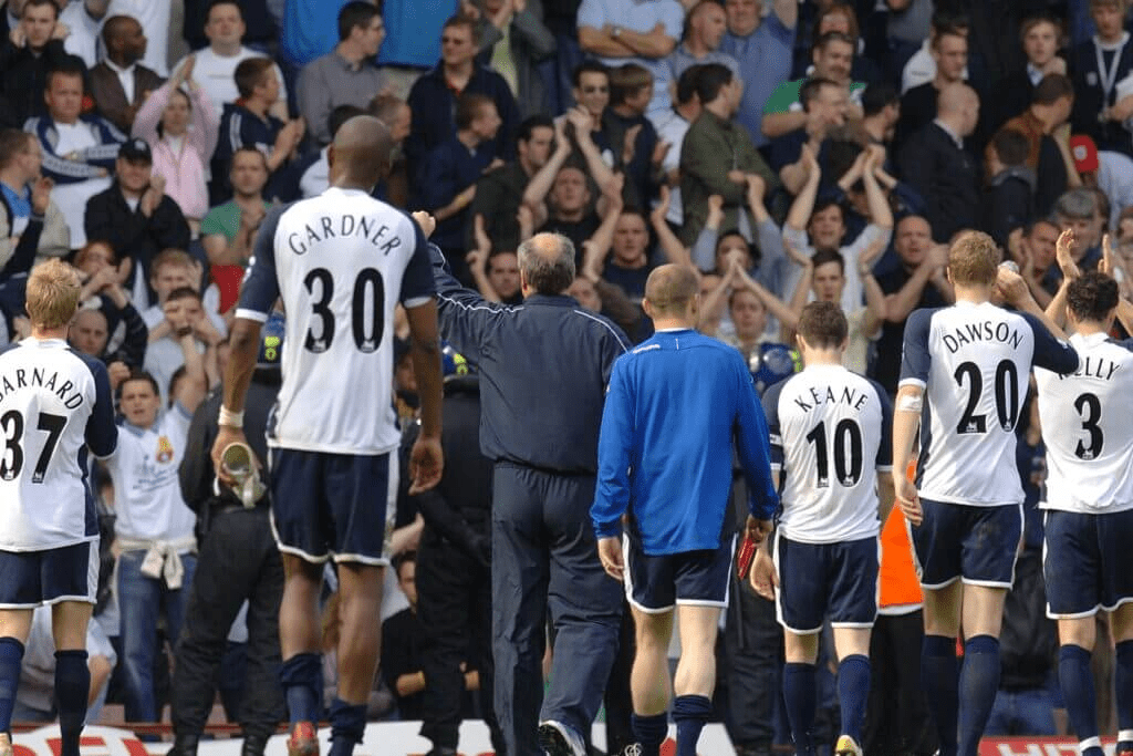 بازیکنان تاتنهام پس از آخرین دیدار خود